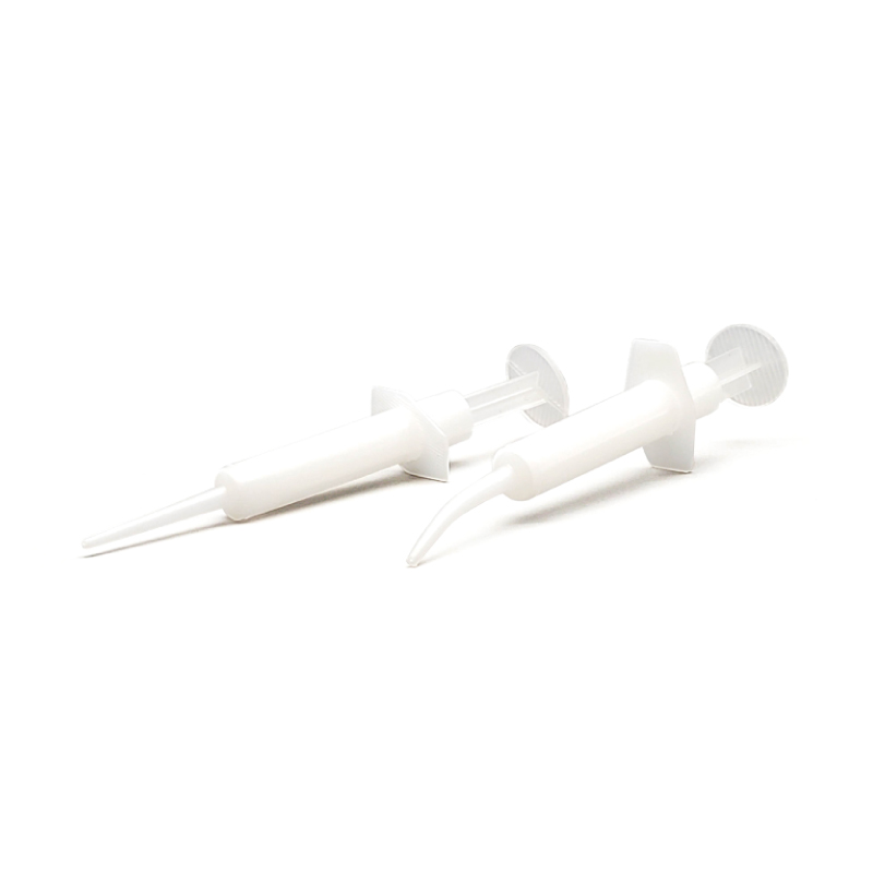 Bendable tip syringe